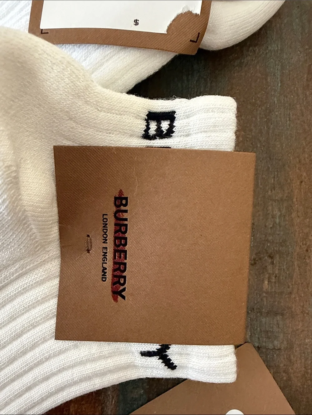 NWT Burberry White Ribbed Ankle Sport Socks size Medium